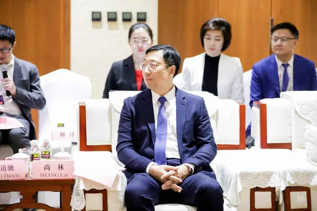 王晖参赞会见几内亚计划和国际合作部长