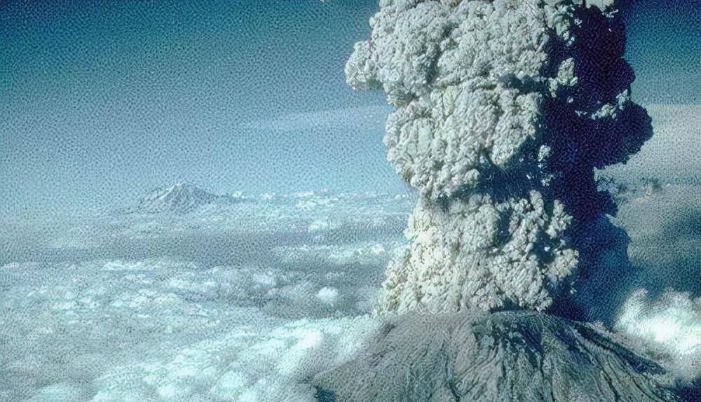 研究：汤加海底火山喷发带来的水蒸气影响全球气候