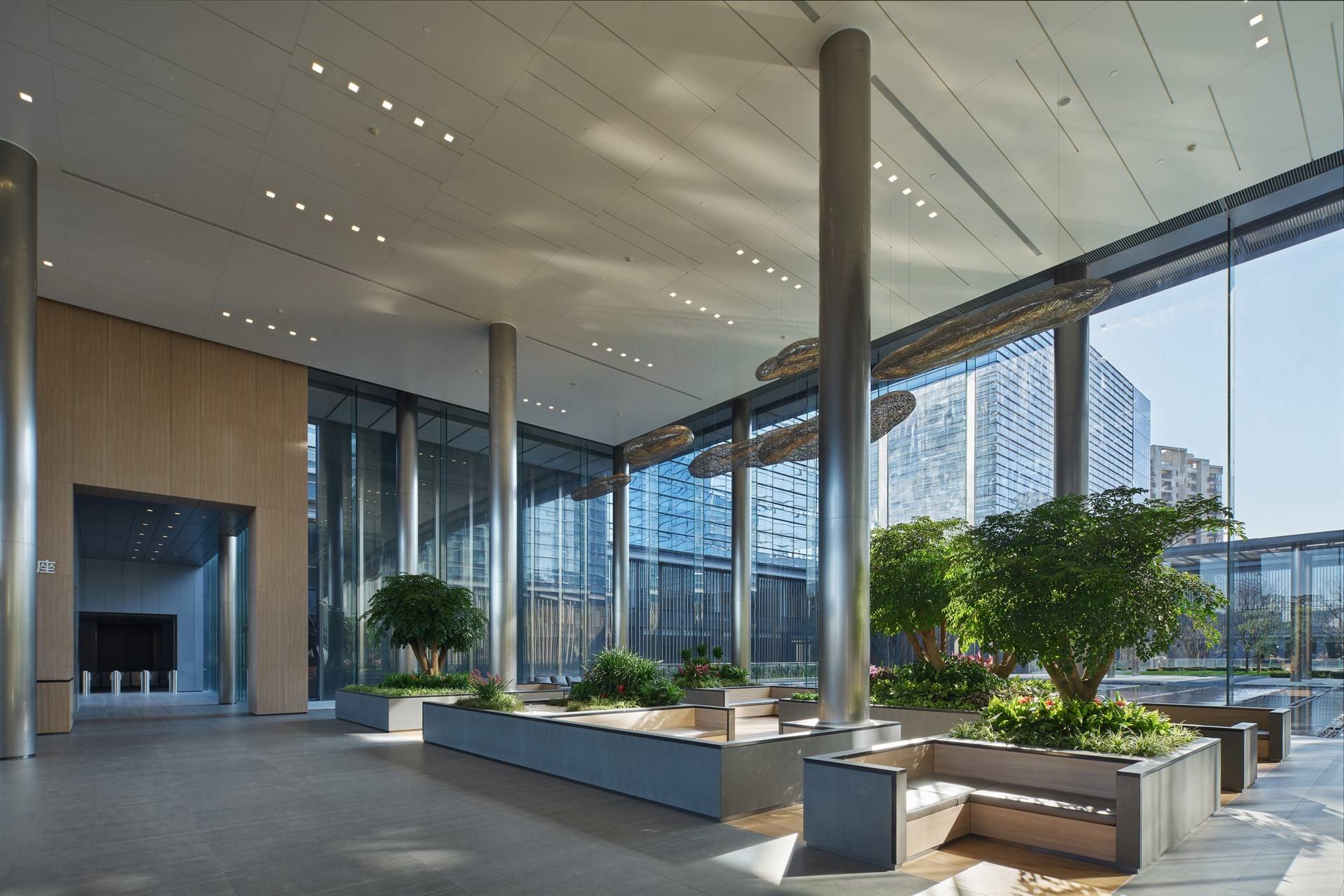 亚厦股份获得发明专利授权：“一种墙板调节支撑件”