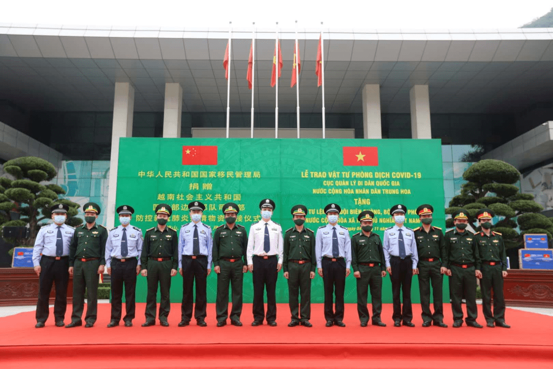 梁艳敏参赞出席第三届加拿大建筑金刚石杯颁奖典礼