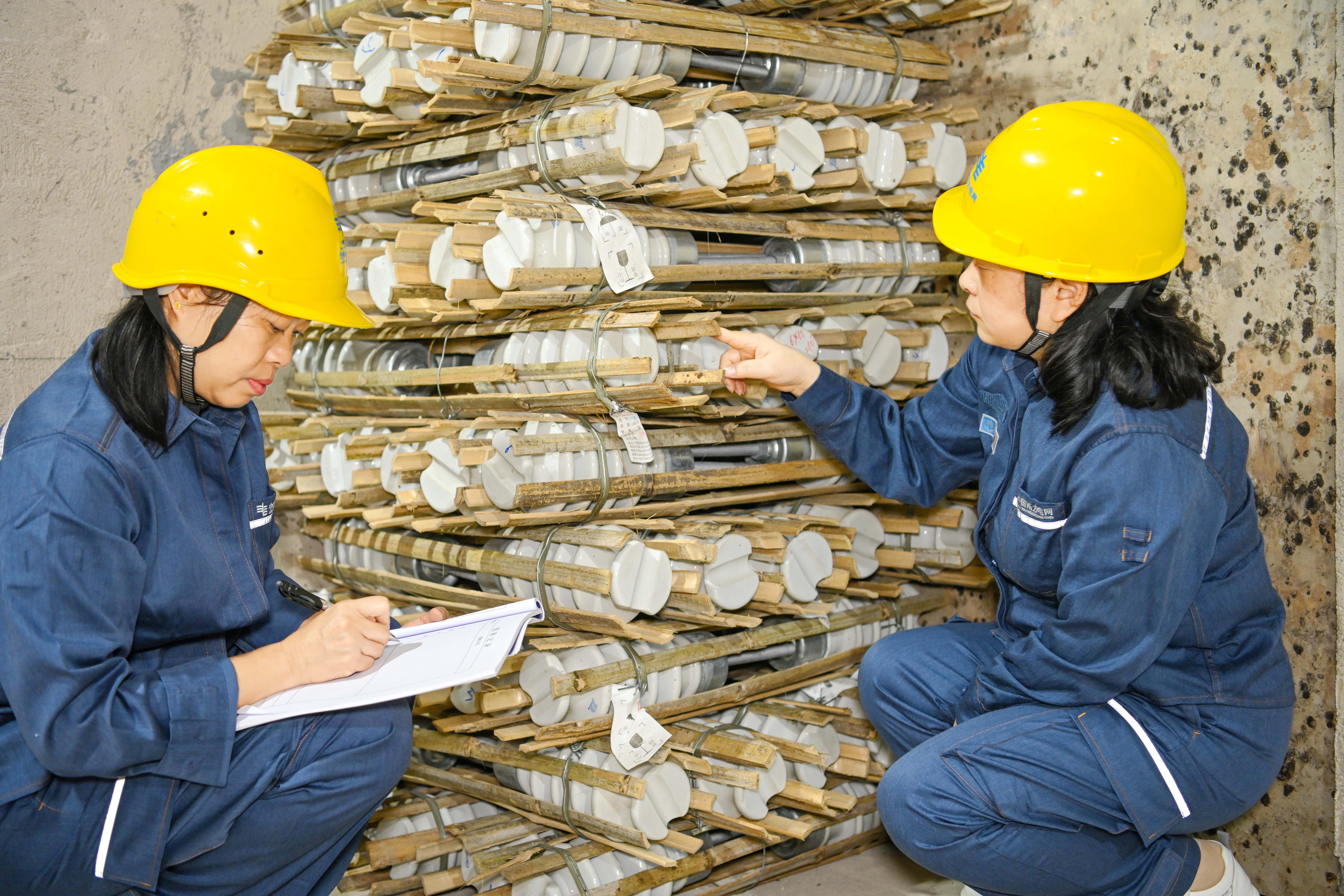 南网能源获得发明专利授权：“一种多配变供电的光伏充电站协同调控方法”