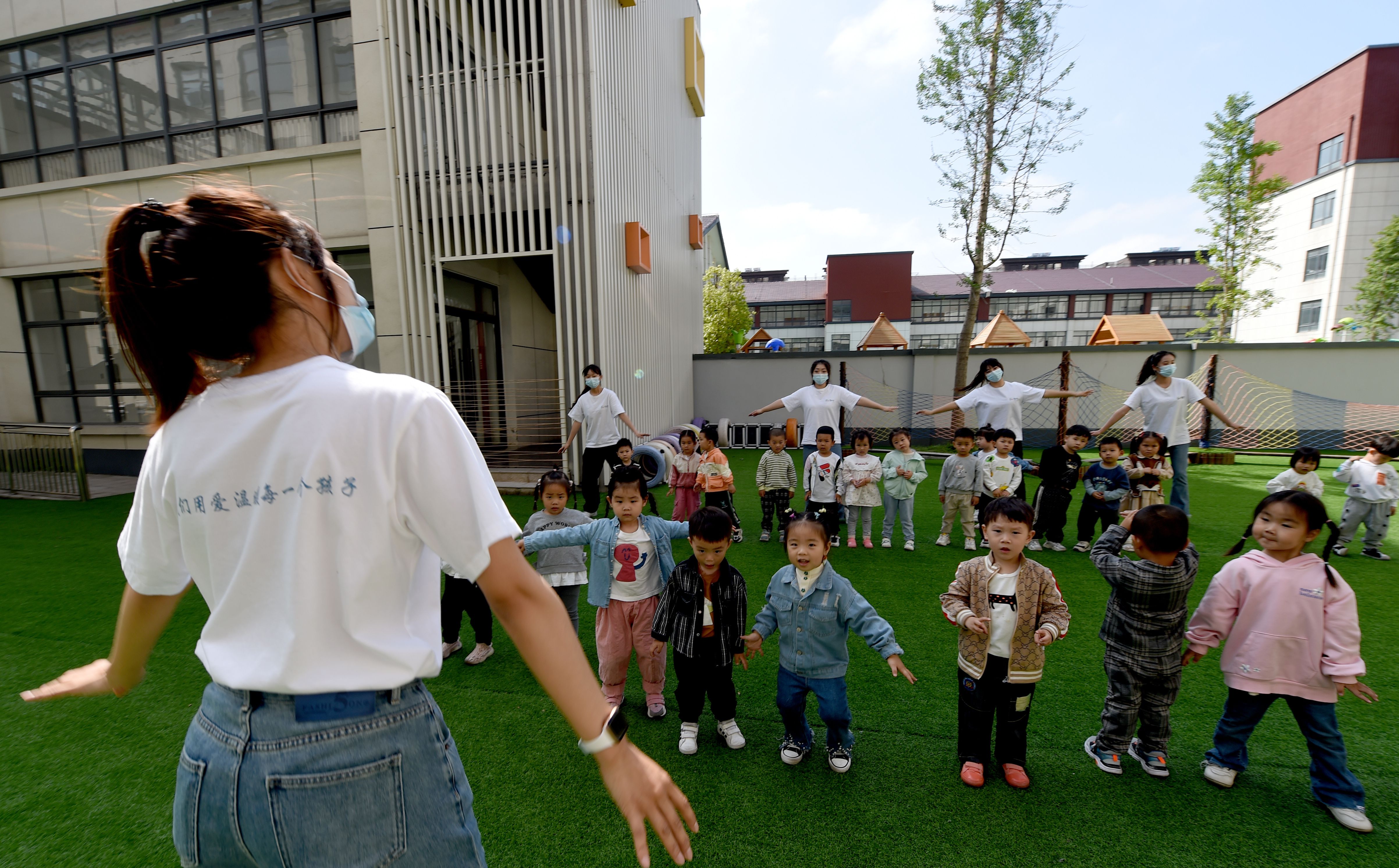 多举措提升普惠托育服务 全国现存托育相关企业超11.7万家