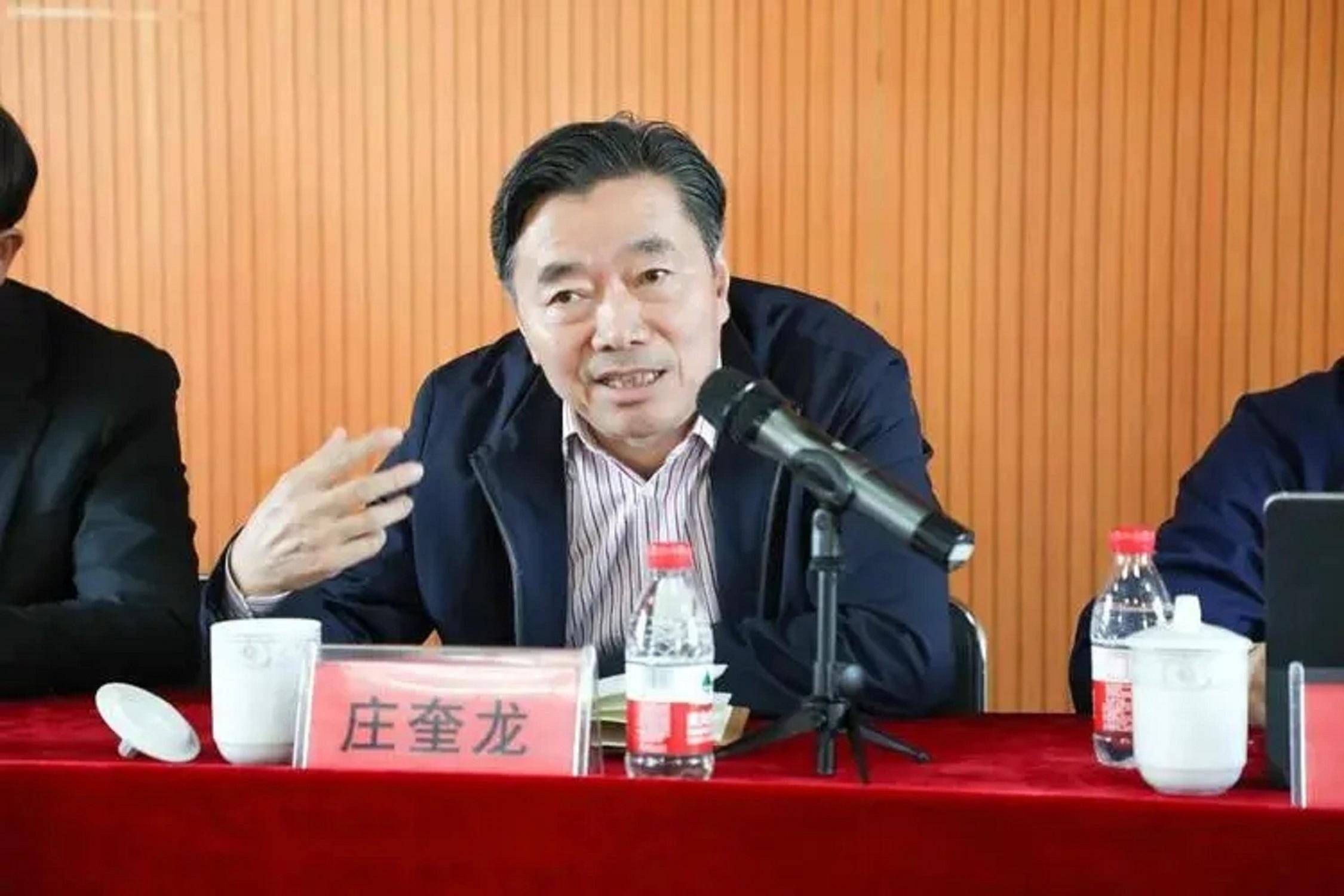 新凤鸣：截至2025年7月10日股东总数是24320人