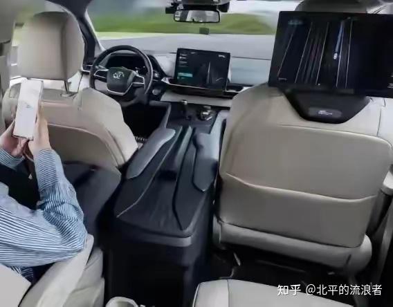 上海无人驾驶出租车开跑 现存无人驾驶相关企业超7800家