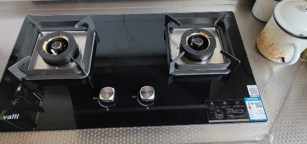 华帝股份获得外观设计专利授权：“燃气灶（302S）”