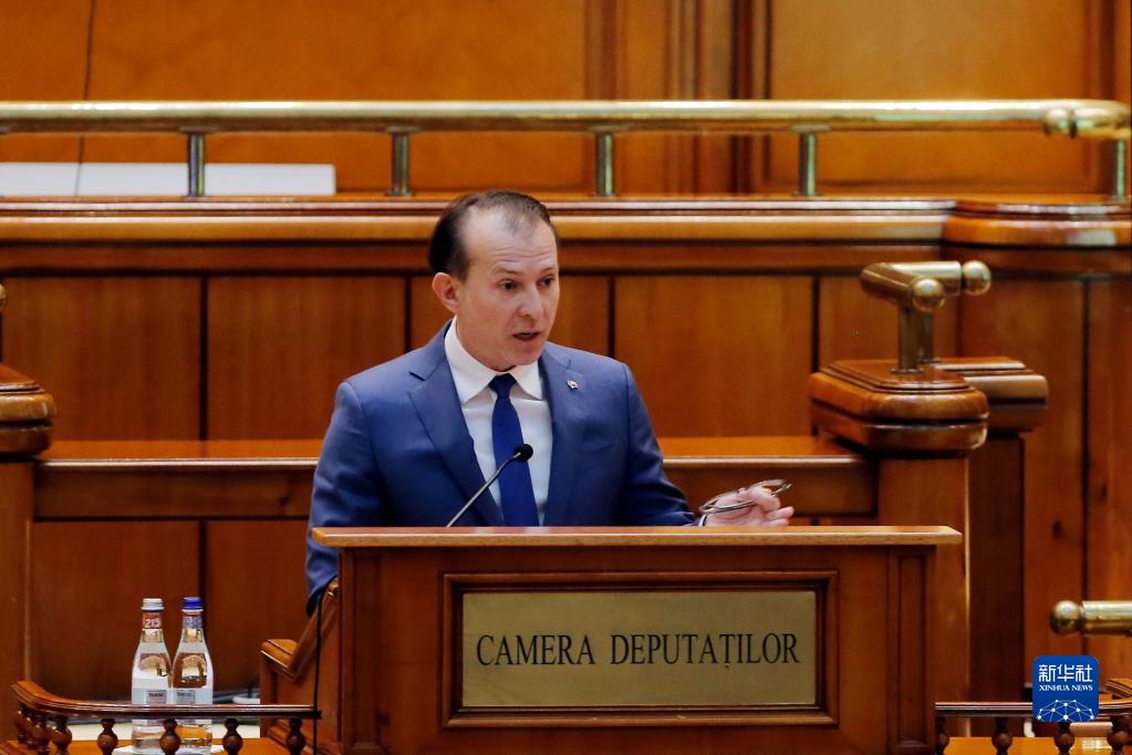 罗马尼亚总理出席奔驰新能源汽车部件生产线启动仪式