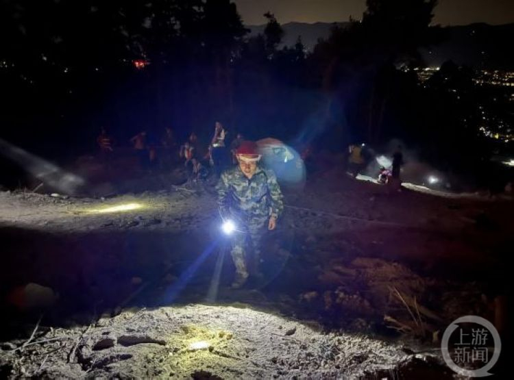 记者手记：在科普讲堂遇见“宇宙信使”