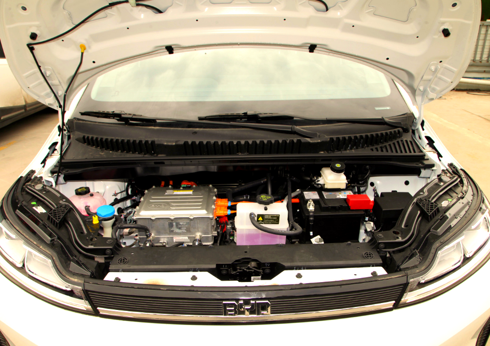 比亚迪获得实用新型专利授权：“冷却结构、电池包、车身总成和车辆”