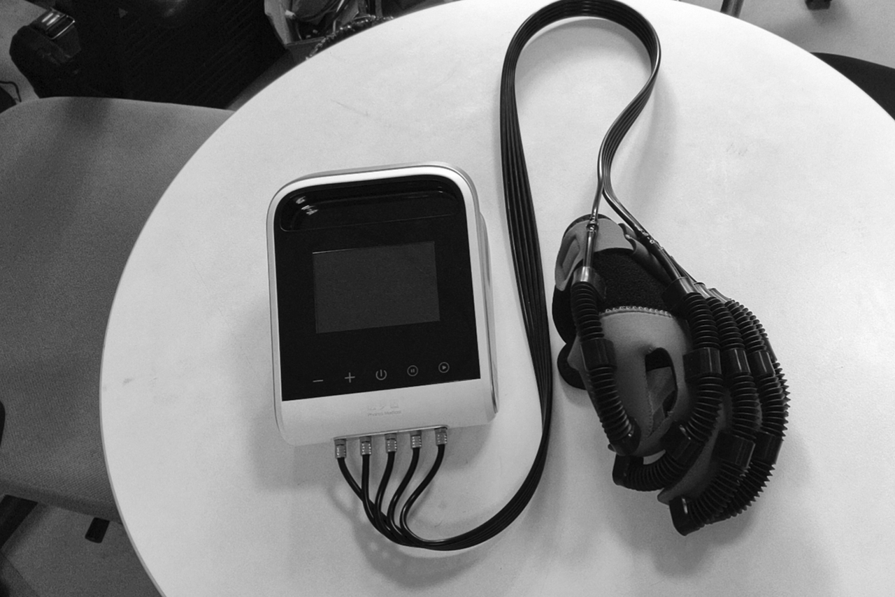 溯联股份：液冷业务进入客户样品测试阶段