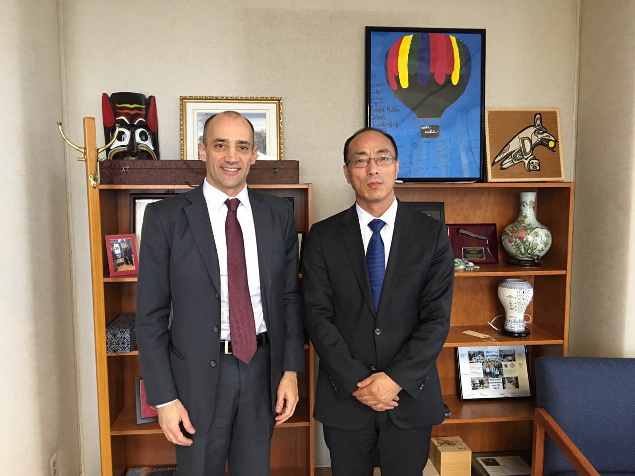 王鹏参赞拜会塞计划于经济发展部长巴莱