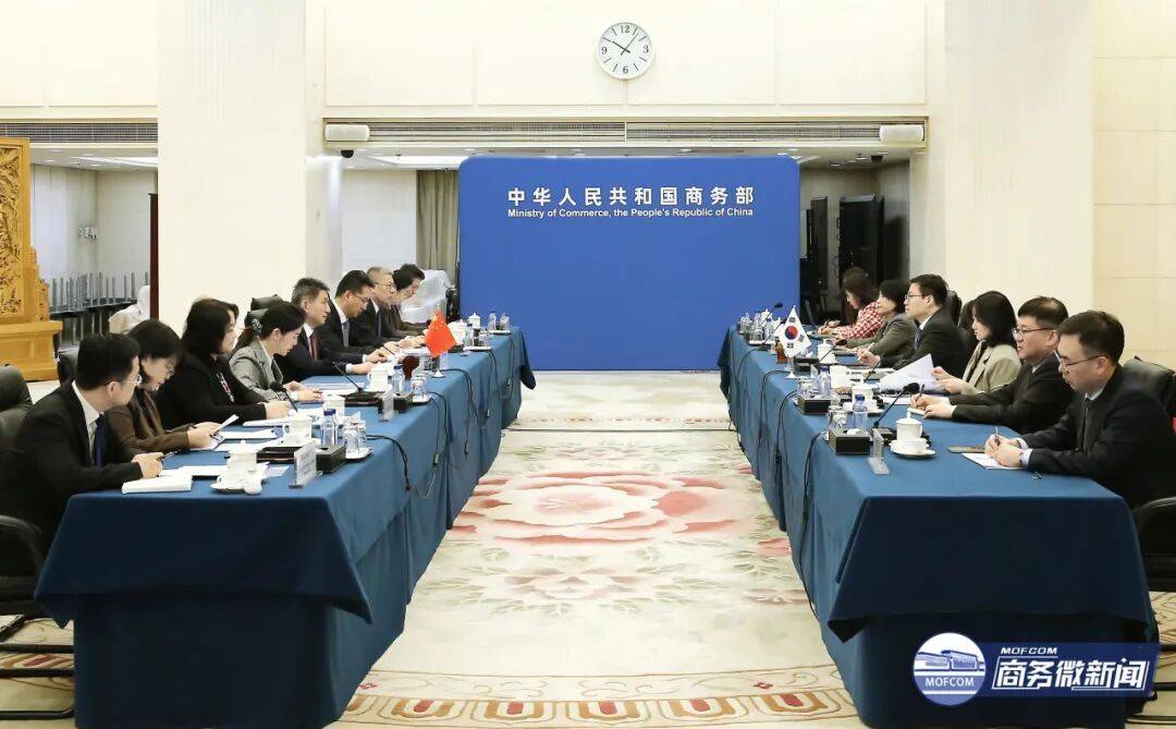 李成钢国际贸易谈判代表兼副部长会见加拿大总理驻议会秘书布洛伊斯、副外长莫里森