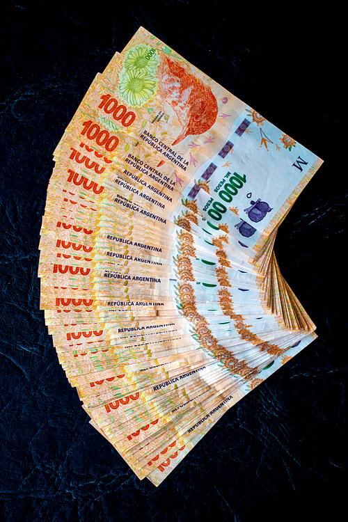 正荣地产2026年1月到期的美元票据未能偿付，将于1月7日退市；“22美凯龙ABN001优先”按期足额兑付本息存在较大不确定性