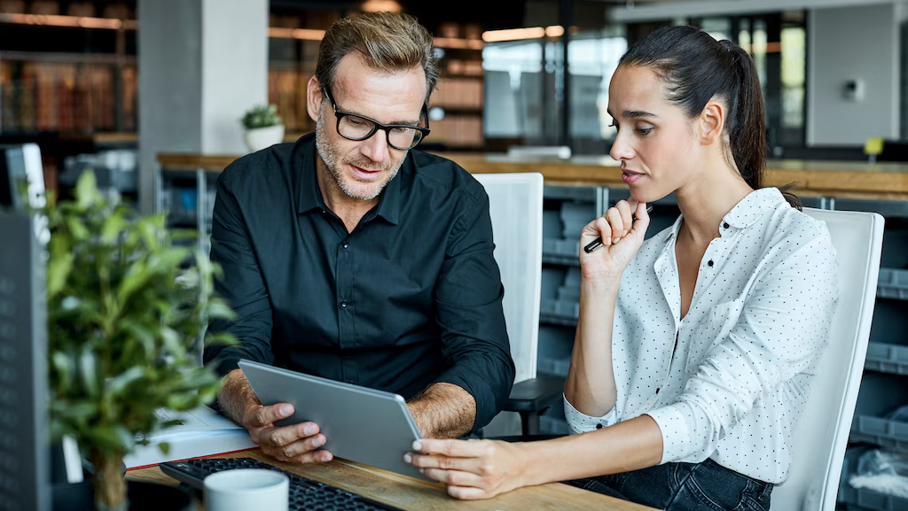 迪拜自由区委员会召开第33次会议