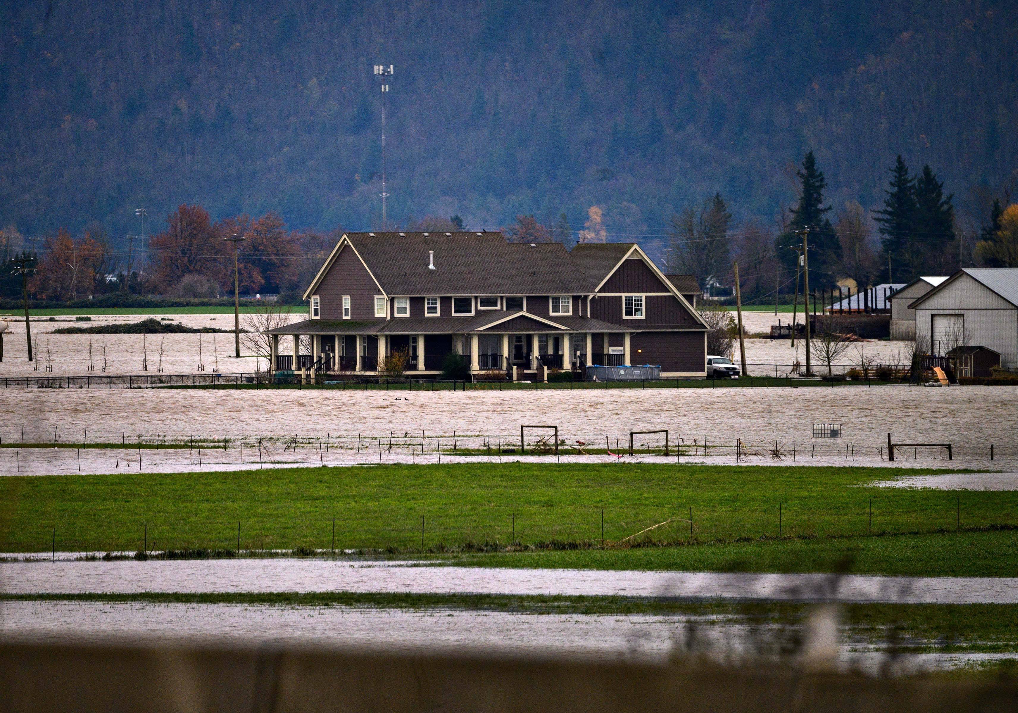 哥伦比亚经济紧急状态触发新一轮税收措施