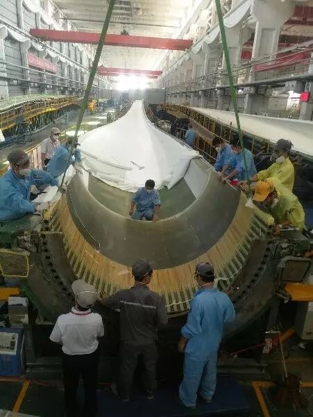 时代新材获得发明专利授权：“一种风电叶片腹板的制备方法及其成型模具”