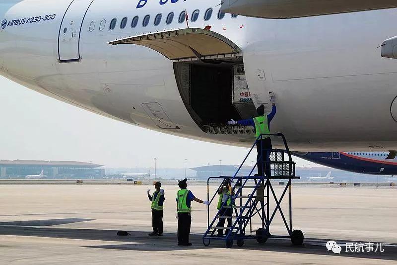 中集集团获得实用新型专利授权：“运输车”