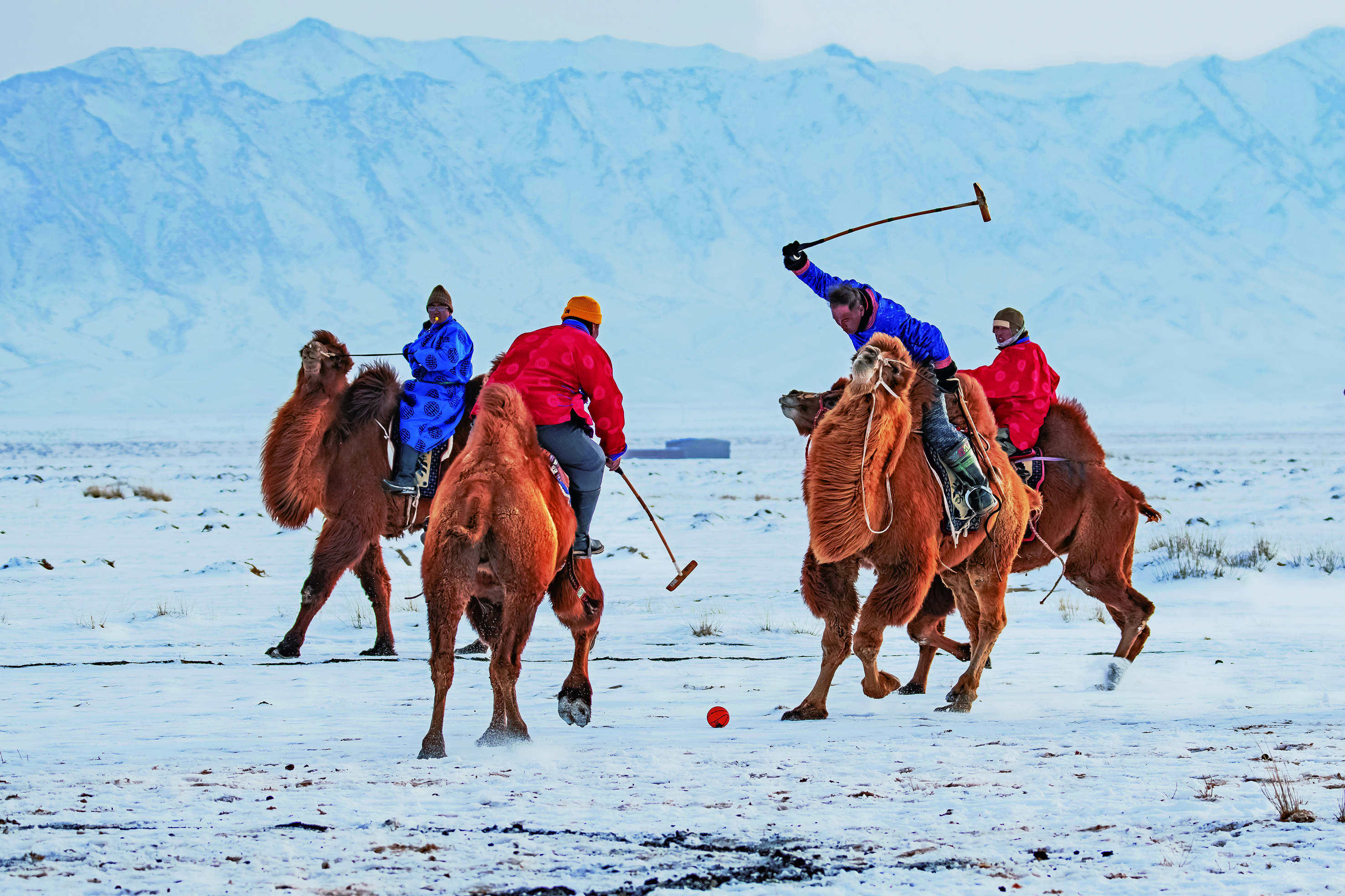 国家体育总局局长高志丹：2025年冰雪经济总规模首次突破万亿元大关