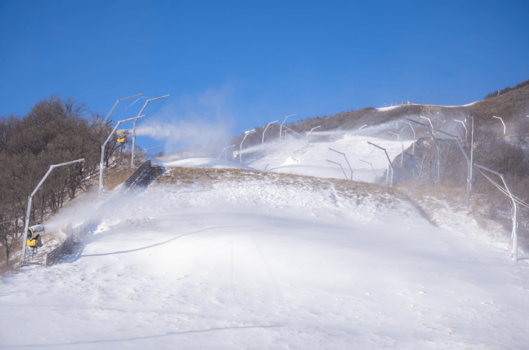 忙坏了造雪师的冰雪运动 现存相关企业超1.5万家