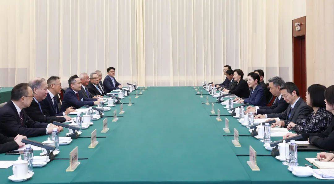 司法部部长贺荣：今年将加快研究推进人工智能等领域立法