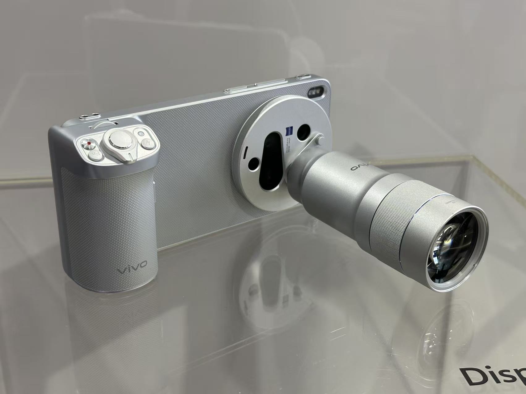 vivo X300 Ultra上手体验：移动影像的又一次“天花板”突破